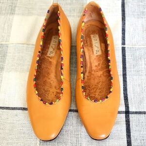 Unisa Women's Tan‎ Leather Flats With Leather Sole And Colorful Beads Size 7B